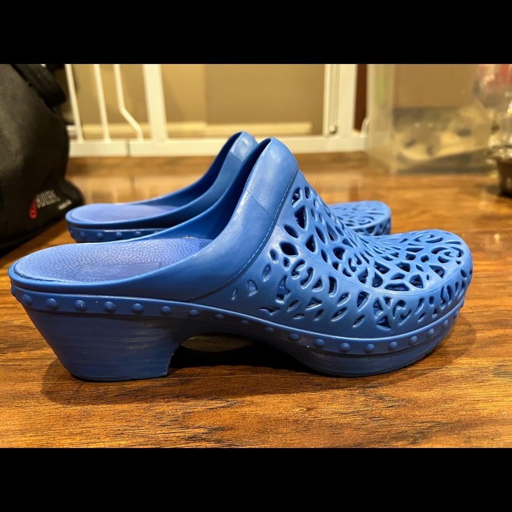 Dansko nurse shoes